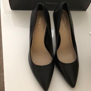 Nine West black pump shoes